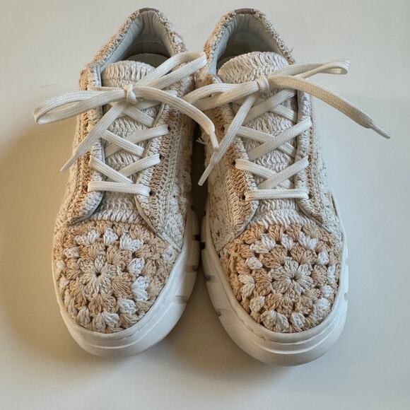 Free People Catch Me If You Can Crochet Lace Up Sneaker Platform Sz 7.5 EUC Boho - Picture 8 of 13